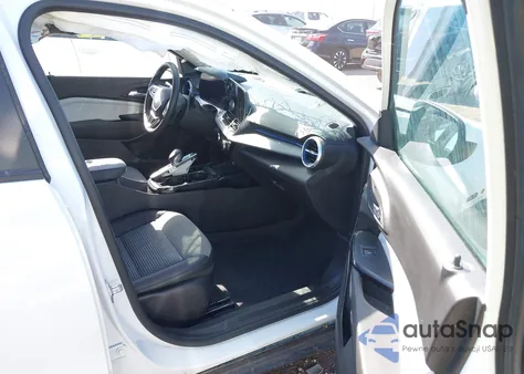 2024 Chevrolet Trax Fwd Lt z USA, uszkodzony, nr VIN KL77LHE28RC236564